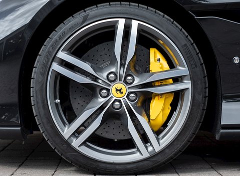 Ferrari Portofino 12