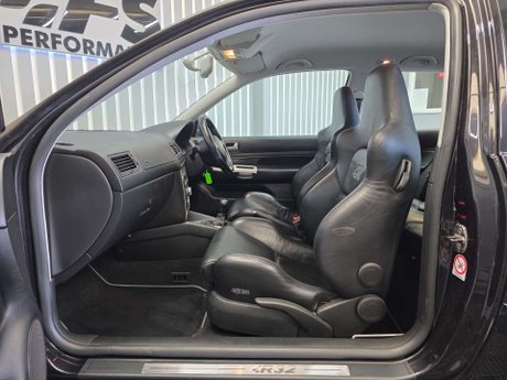 Volkswagen Golf 3.2 R32 Hatchback 3dr Petrol Manual (276 g/km, 240 bhp) 42