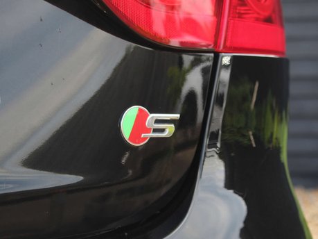 Jaguar XF 3.0 XF V6 S D Auto 4dr 