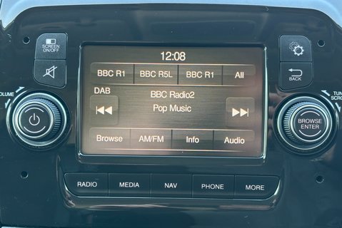 Peugeot Boxer 333 L1 H1 120 ps BlueHdi Professional - Sat Nav & Air Con 23