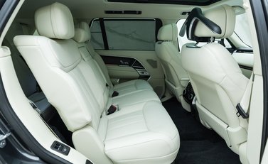 Land Rover Range Rover P530 Autobiography LWB (7 Seat) 14