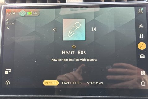 Land Rover Discovery D300 Commercial Dynamic HSE 26