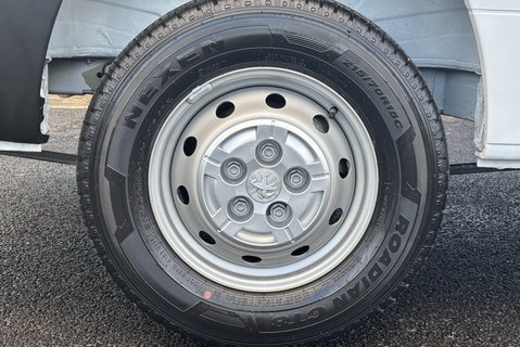 Peugeot Boxer BlueHdi 335 L3H2 Professional Premium Plus Panel Van 30