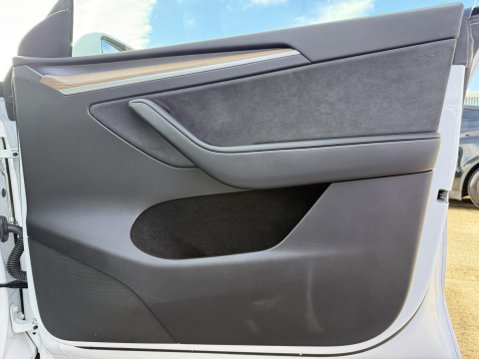 Tesla Model Y (Dual Motor) Long Range SUV 5dr Electric Auto 4WDE (384 bhp) 32