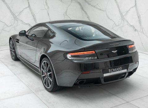 Aston Martin V12 Vantage S 12