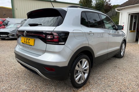 Volkswagen T-Cross 1.0 SE TSI.. 6 MAIN DEALER SERVICES..APPLE CARPLAY & ANDROID AUTO..STUNNING 7
