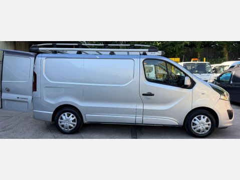 Vauxhall Vivaro 1.6 CDTi 2700 BiTurbo ecoFLEX Sportive L1 H1 Euro 5 (s/s) 5dr 8