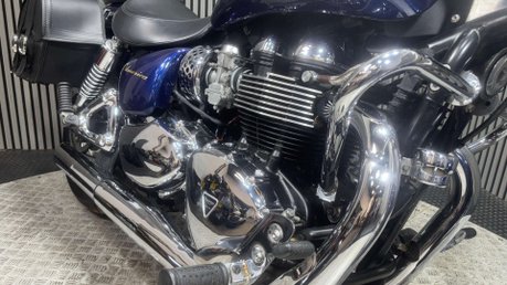 Triumph Bonneville 2011 ONLY 21K NEW MOT CRUISER 865CC 26