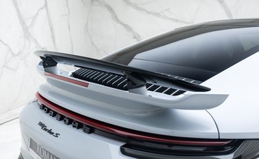 Porsche 911 Turbo S (992) 37