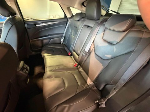Ford Mondeo 2.0 TDCi Titanium Euro 6 (s/s) 5dr 33