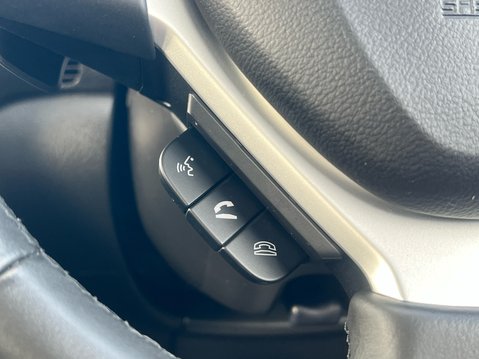 Suzuki Vitara SZ5 MHEV 31