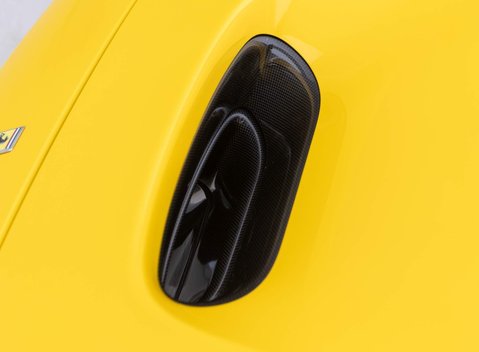 Ferrari F8 Tributo 26