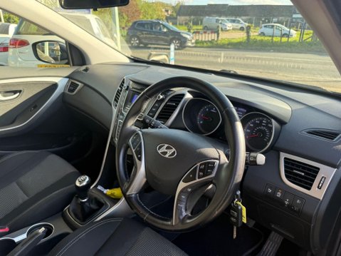 Hyundai i30 1.6 CRDi Blue Drive Active Euro 5 (s/s) 5dr 10