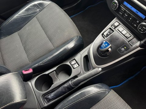 Toyota Auris 1.8 VVT-h Excel CVT Euro 5 (s/s) 5dr 9
