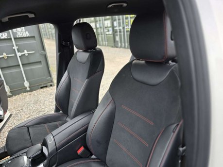Mercedes-Benz GLB 1.3 GLB200 AMG Line SUV 5dr Petrol 7G-DCT Euro 6 (s/s) (163 ps) 39