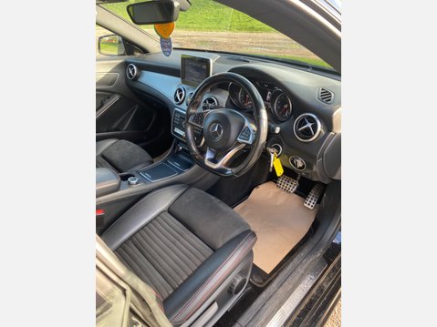 Mercedes-Benz CLA Class CLA 180 AMG LINE 9