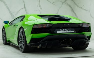 Lamborghini Aventador S LP 740-4 10