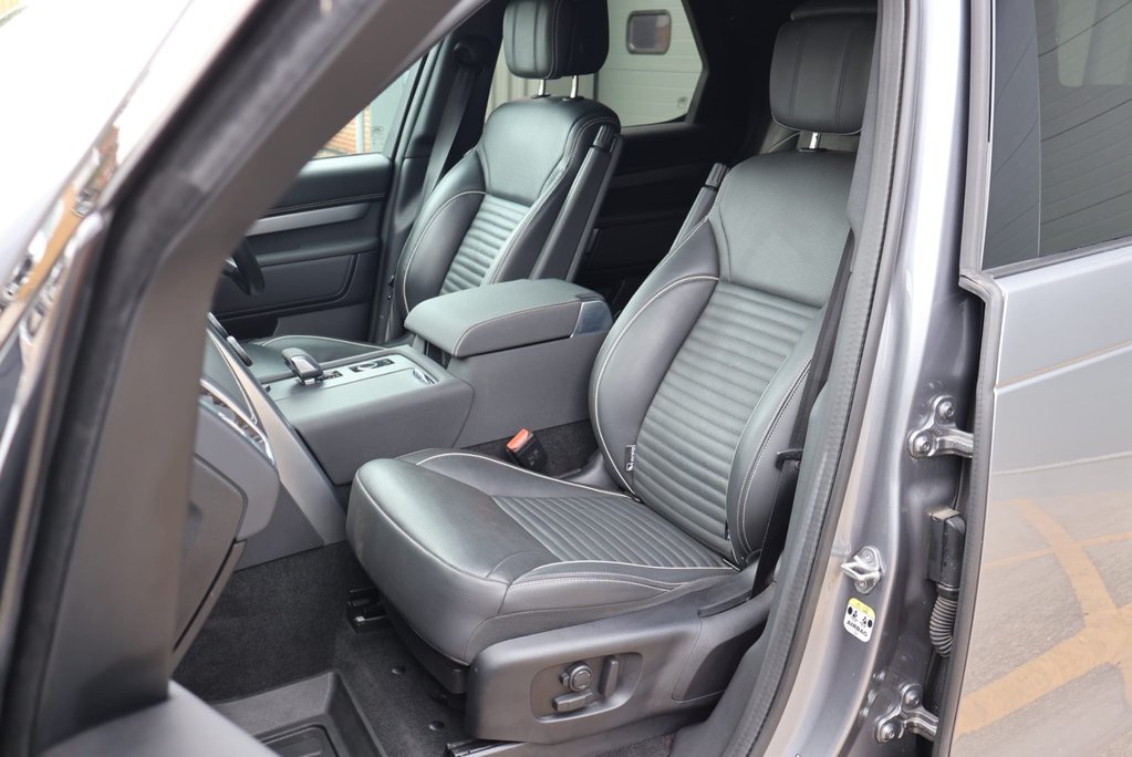 Land Rover Discovery 2023 R-DYNAMIC HSE MHEV GENUINE REAR SEAT CONVERSION URBAN 22 WHEELS  18