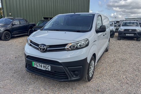Toyota Proace AUTO 50Kwh MWB L2H1 Low Roof 3100 Air Con Sensors EURO 6
