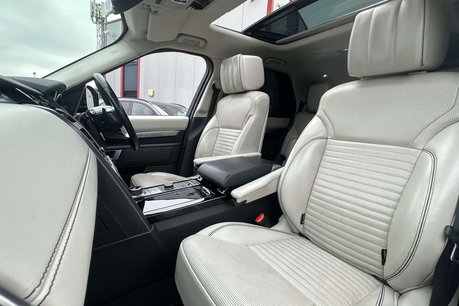 Land Rover Discovery 3.0 TD V6 First Edition SUV 5dr Diesel Auto 4WD Euro 6 (s/s) (258 ps) 35