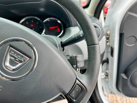 Dacia Duster LAUREATE DCI 37