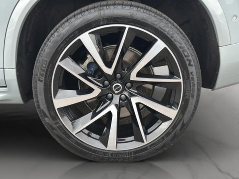 Volvo XC90 2.0 B5 MHEV Plus Auto 4WD Euro 6 (s/s) 5dr 31
