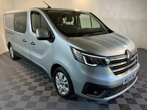 Renault Trafic 2.0 dCi Blue LL30 Sport Crew Van L2 H1 Euro 6 (s/s) 6dr 3