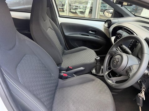 Toyota Aygo X VVT-I EDGE 79