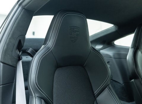 Porsche 911 GT3 TOURING (992) 16