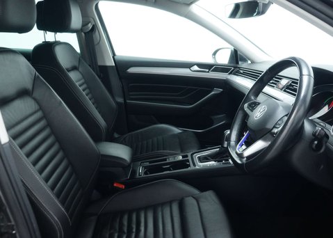 Volkswagen Passat 1.4 TSI 13kWh GTE Estate 5dr Petrol Plug-in Hybrid DSG Euro 6 (s/s) (218 ps 48