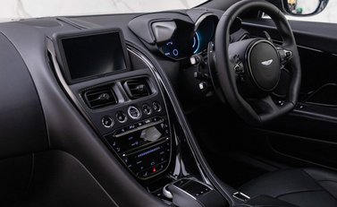 Aston Martin DBS Superleggera 10