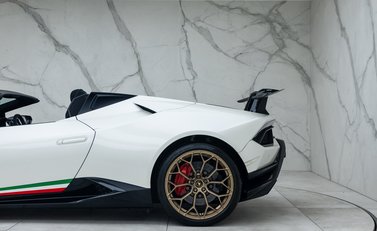 Lamborghini Huracan Spyder LP640-4 Performante 41