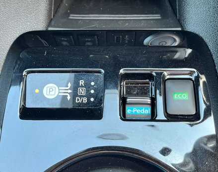 Nissan LEAF Leaf Tekna Electric 110kw, 39kwh (Automatic) 52