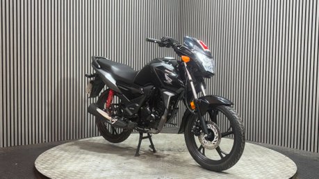Honda CB 2023 4K DAMAGED SPARES OR REPAIR RUNNING PROJECT BIKE 125CC 2