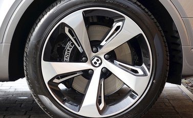 Bentley Bentayga First Edition 12