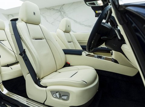 Rolls-Royce Dawn 13