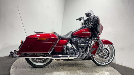 Harley-Davidson Touring 1745 FLHXS Street Glide Special Euro 4 12