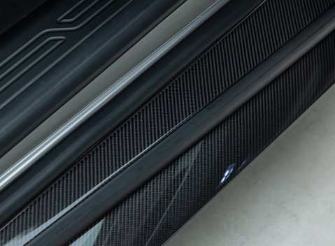 Aston Martin Vanquish V12 26