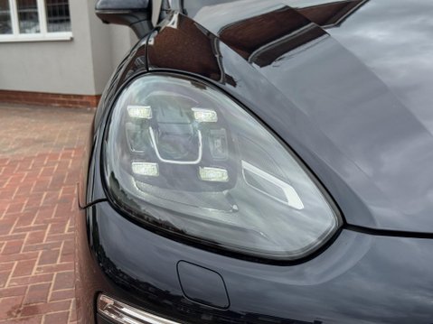 Porsche Cayenne 4.2 TD V8 S TiptronicS 4WD Euro 6 (s/s) 5dr 9