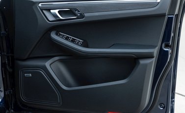 Porsche Macan GTS 22