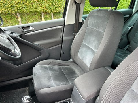 Volkswagen Tiguan 2.0 TDI BlueMotion Tech Match 4WD Euro 5 (s/s) 5dr 22