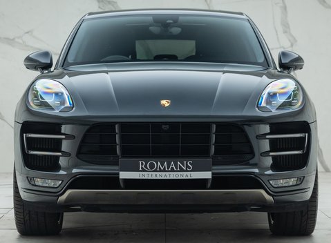 Porsche Macan TURBO 7