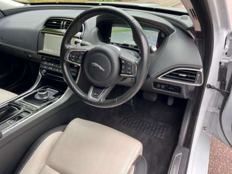 Jaguar XE 2.0i R-Sport Auto Euro 6 (s/s) 4dr 84