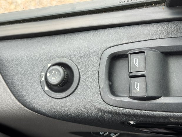 Ford Transit Custom Crew Cab LWB L2H1 Sport 320 Air Con Alloys SELECT 27