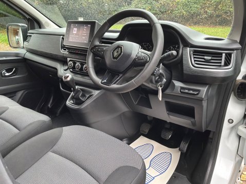 Renault Trucks Uk Trafic 2.0 dCi Blue LL30 Panel Van 5dr Diesel Manual L2 H1 Euro 6 (s/s) 10
