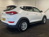 Hyundai TUCSON 1.6 Tucson SE Nav Blue Drive 2WD GDi 5dr 3