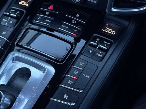 Porsche Cayenne 3.0 TD V6 Tiptronic 4WD Euro 5 (s/s) 5dr 54