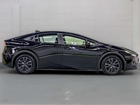 Toyota Prius 2.0 13.6kWh Design Hatchback 5dr Hybrid CVT Euro 6 (s/s) (223 ps) 6