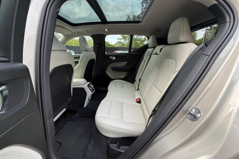 Volvo XC40 T5 INSCRIPTION AWD -XENIUM -360 CAMERA -PAN ROOF -HARMAN KARDON -WINTER PAC 27