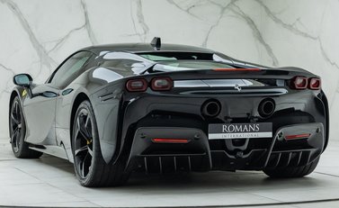 Ferrari SF90 Stradale 10